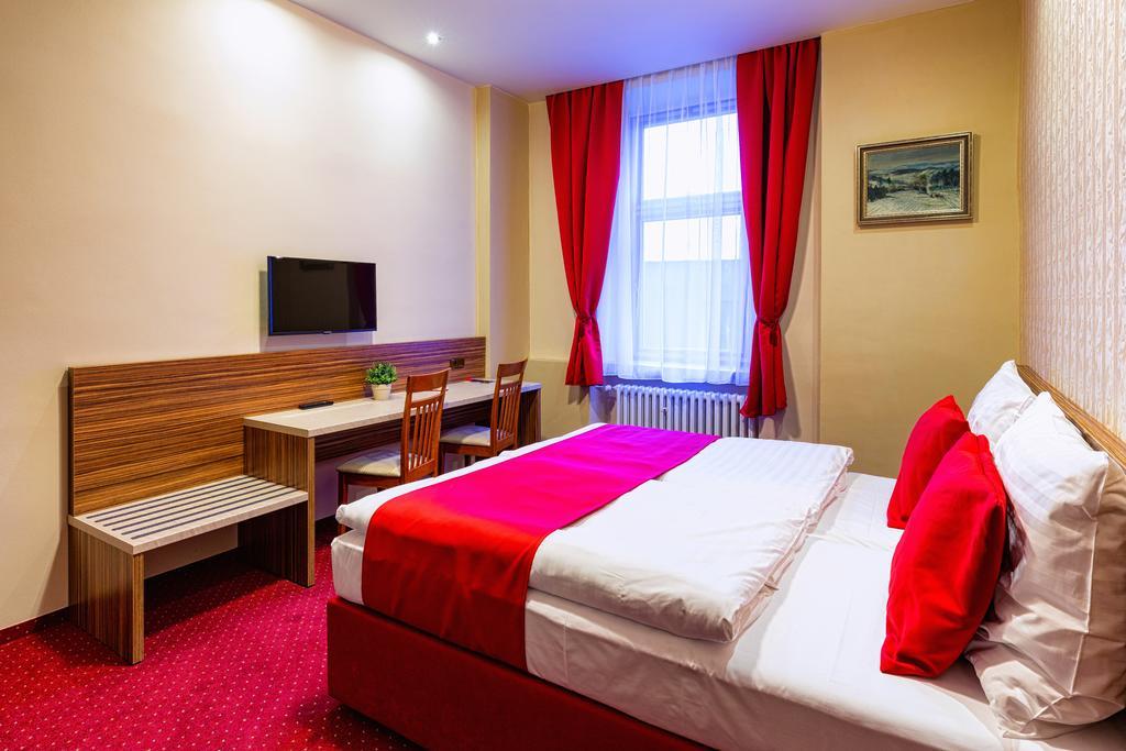 Hotel Continental Plzen Exterior photo