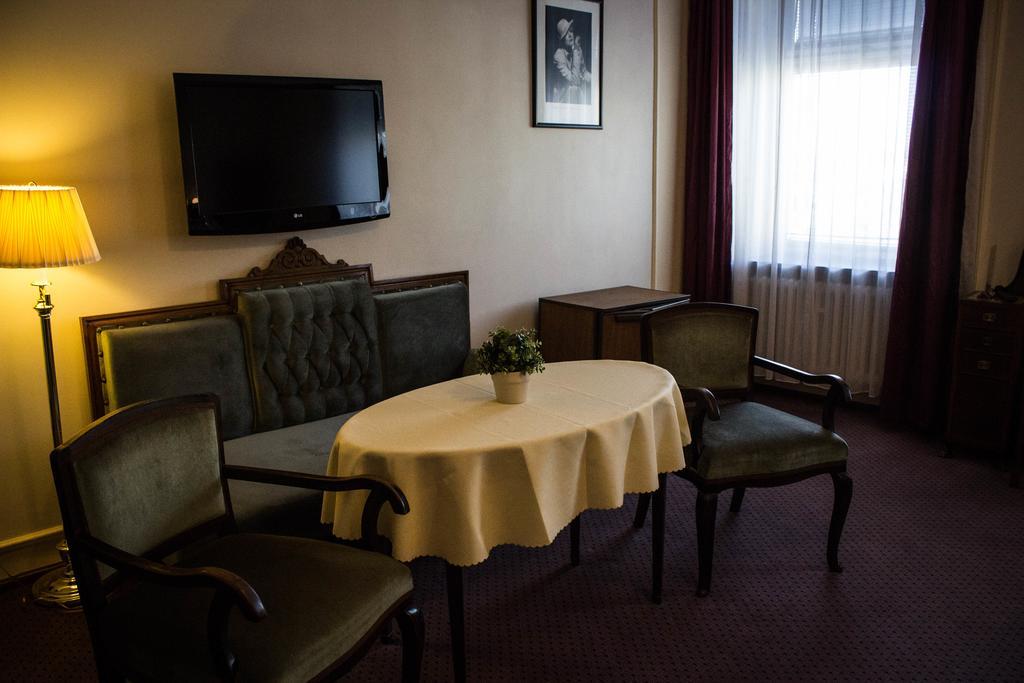 Hotel Continental Plzen Exterior photo